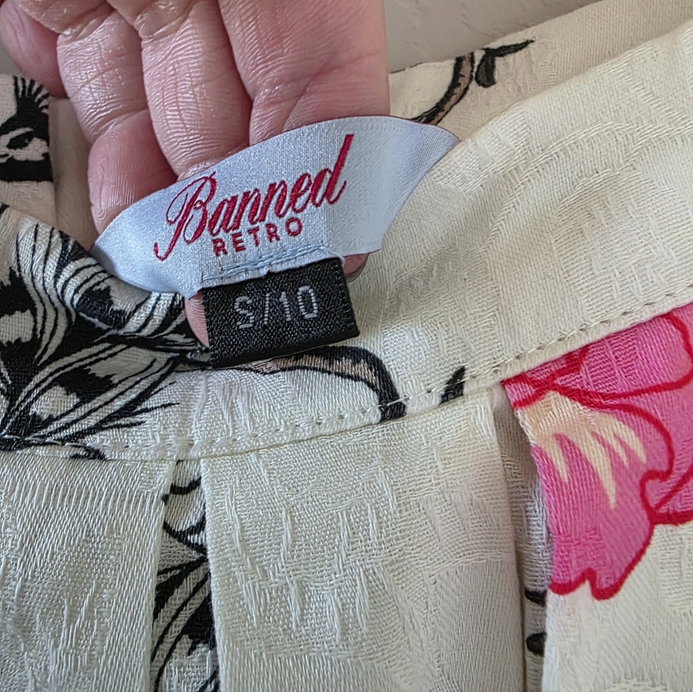 Banned Retro Floral White and Pink Women's Skirt - Picture 5 of 7